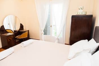 Renovated apt in the Heart of Piraeus