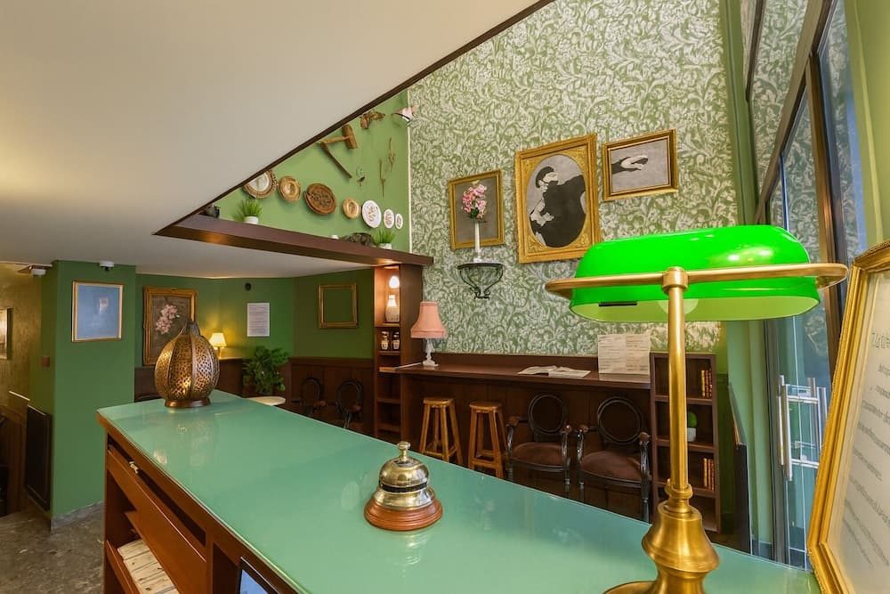 The Walled off Hotel Paris