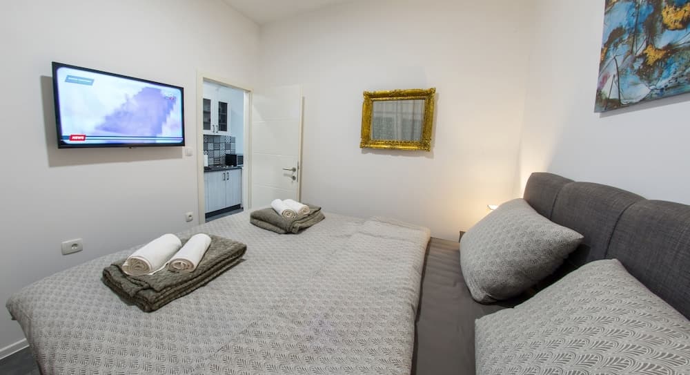 Cozy apartment in Old Town with parking