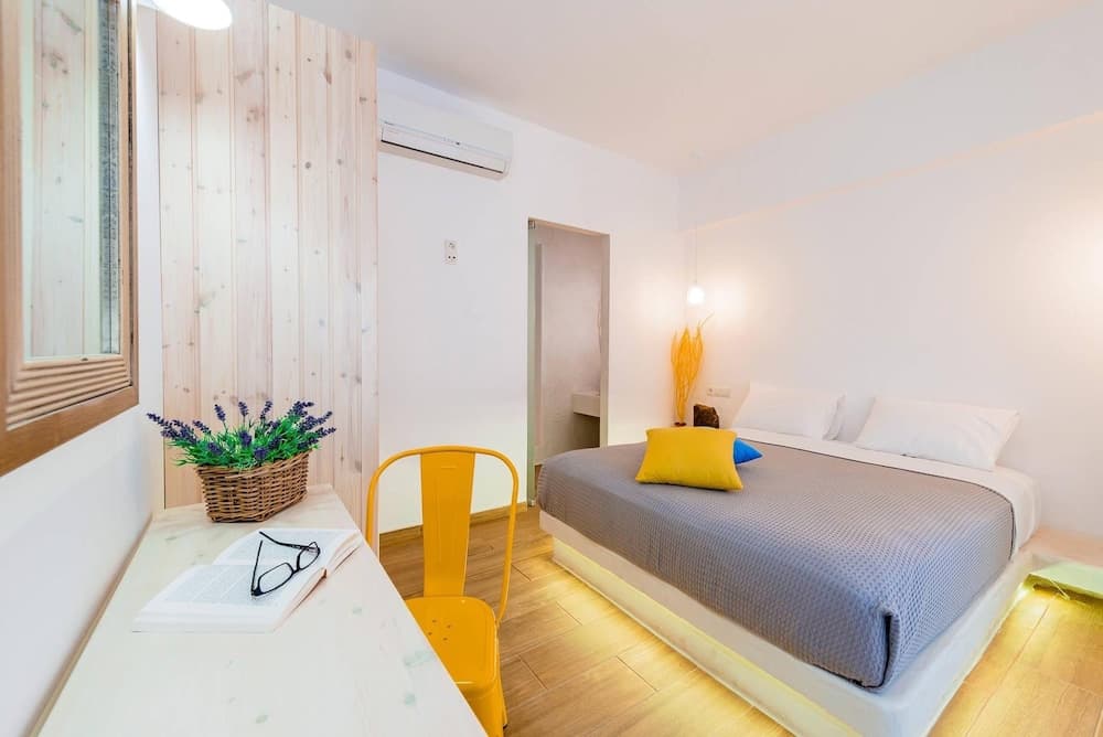 Kouros Home and Suites