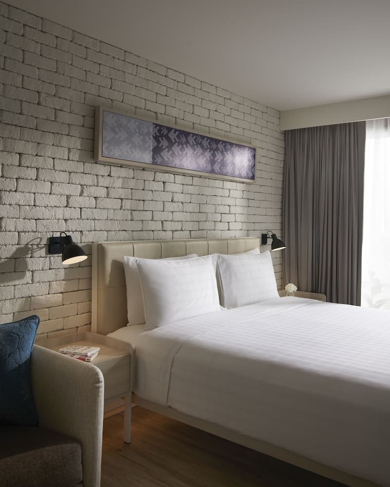 Shama Yen-Akat Bangkok