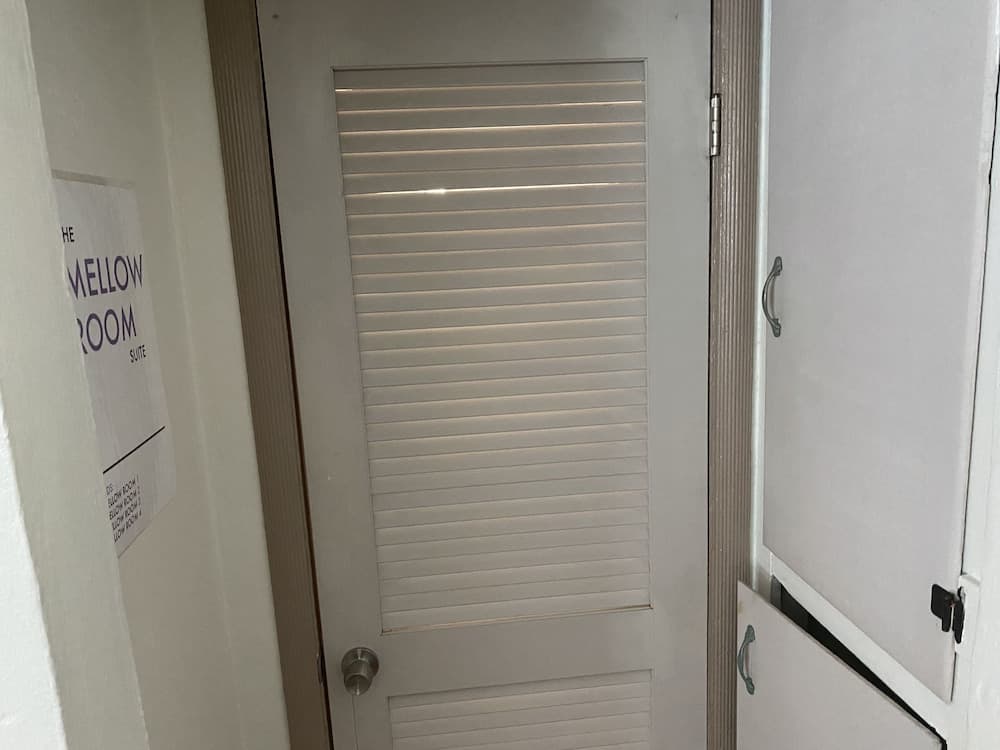 WHOLE Family - Barrette - Hostel