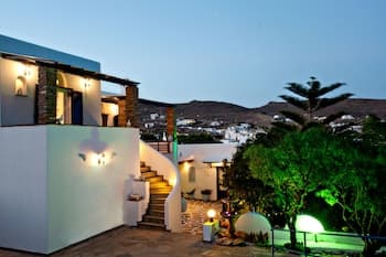 IRINI STUDIOS IN TINOS