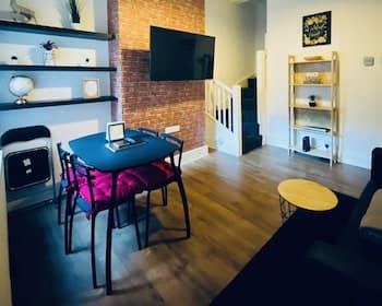 Spacious Four Bedroom Home, 3 Bathrooms - Coventry