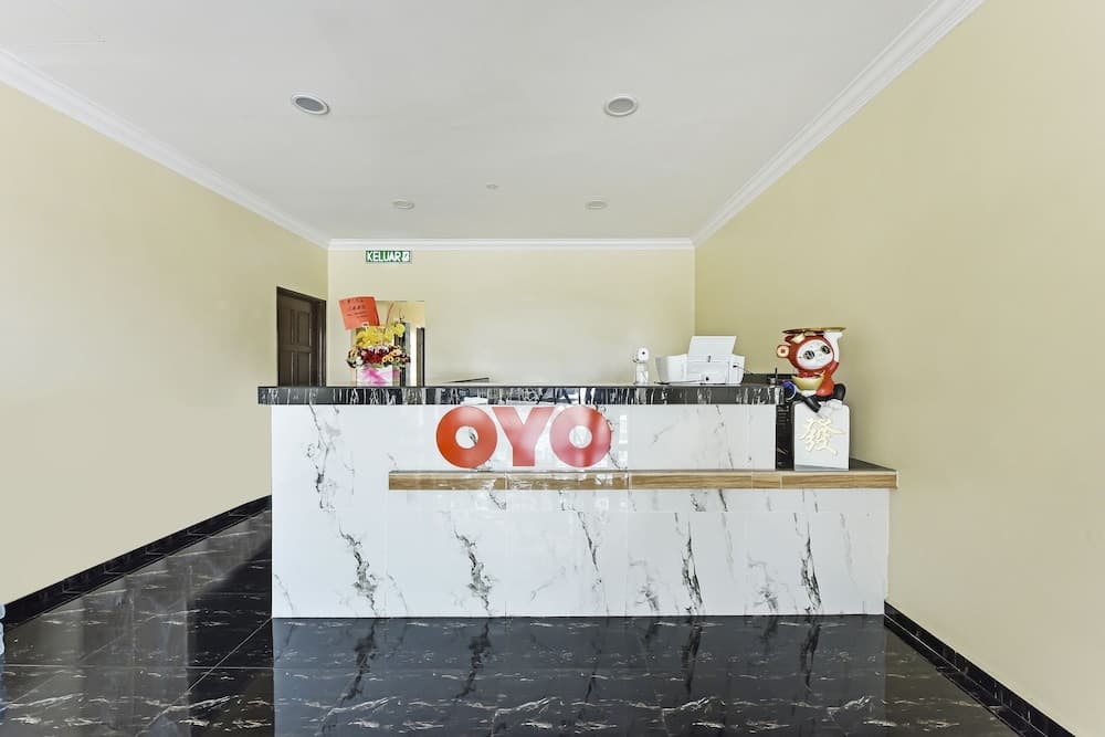 OYO 90445 Th Hotel