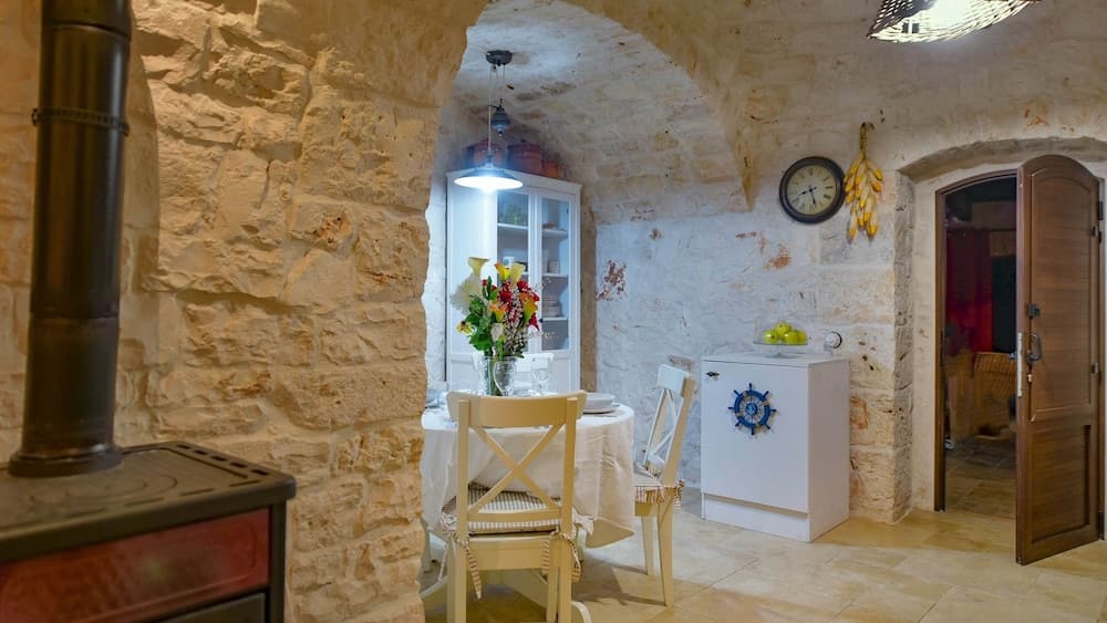 Ba-c134-scfa0bt - Trulli Littoria 4