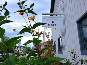 Main Street Motel