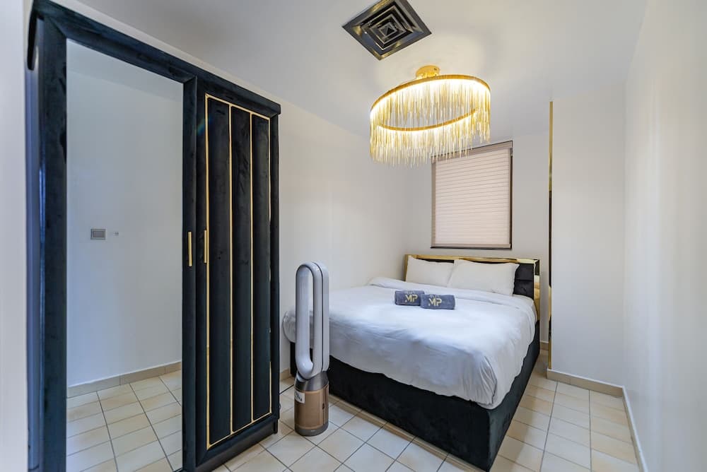 Marco Polo - Deluxe Waterfront Roomy Apt, Perfect for Groups