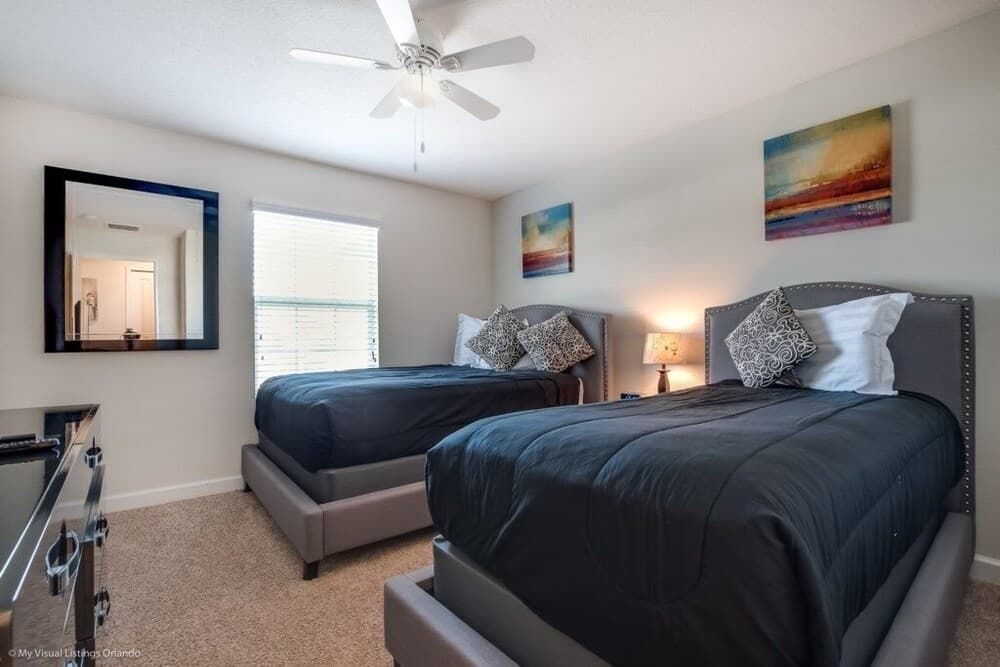 High End Champions Gate Golf Course Resort Com. 4 Bedroom Townhouse by Redawning