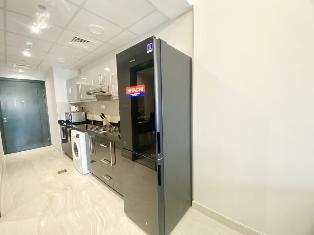 Marco Polo - Elegant Studio with Burj Khalifa Views & Balcony