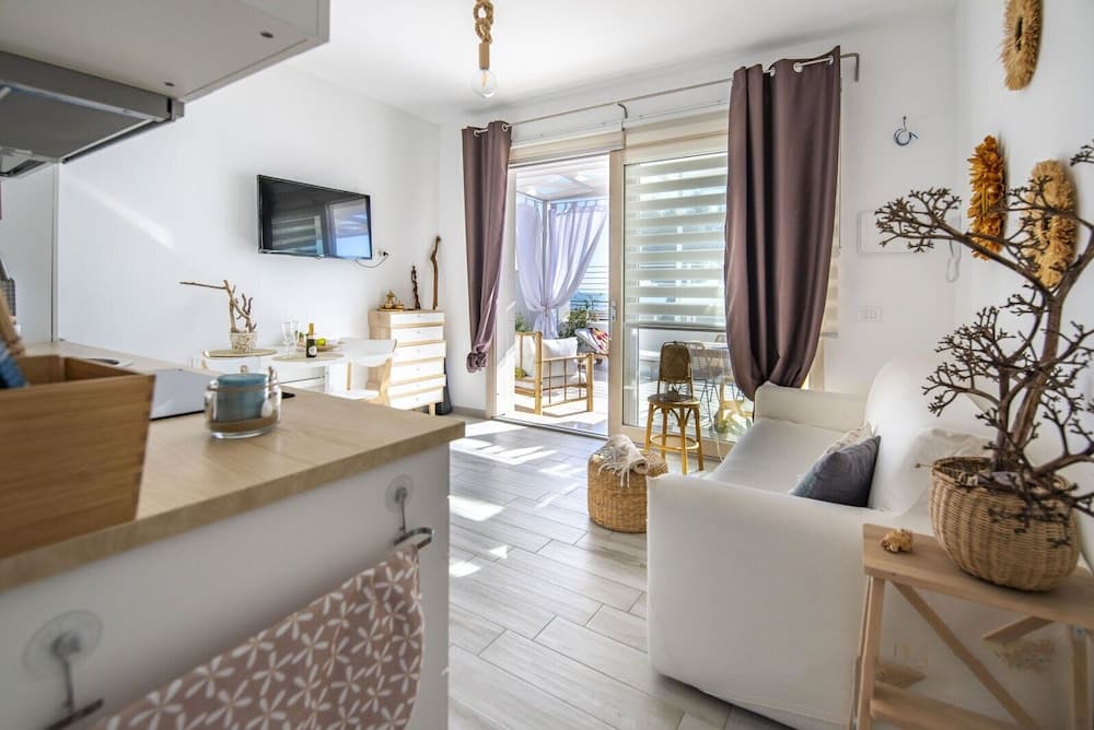 Vera's White Pearl Apartment