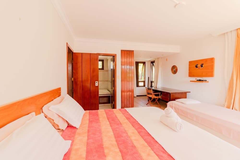 GB51 Excelente Casa 4 Suítes Vista Mar