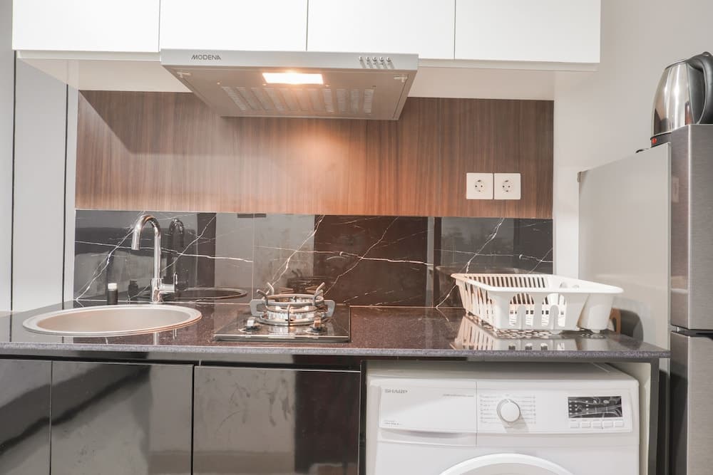 Nice And Comfort Studio At West Vista Apartment