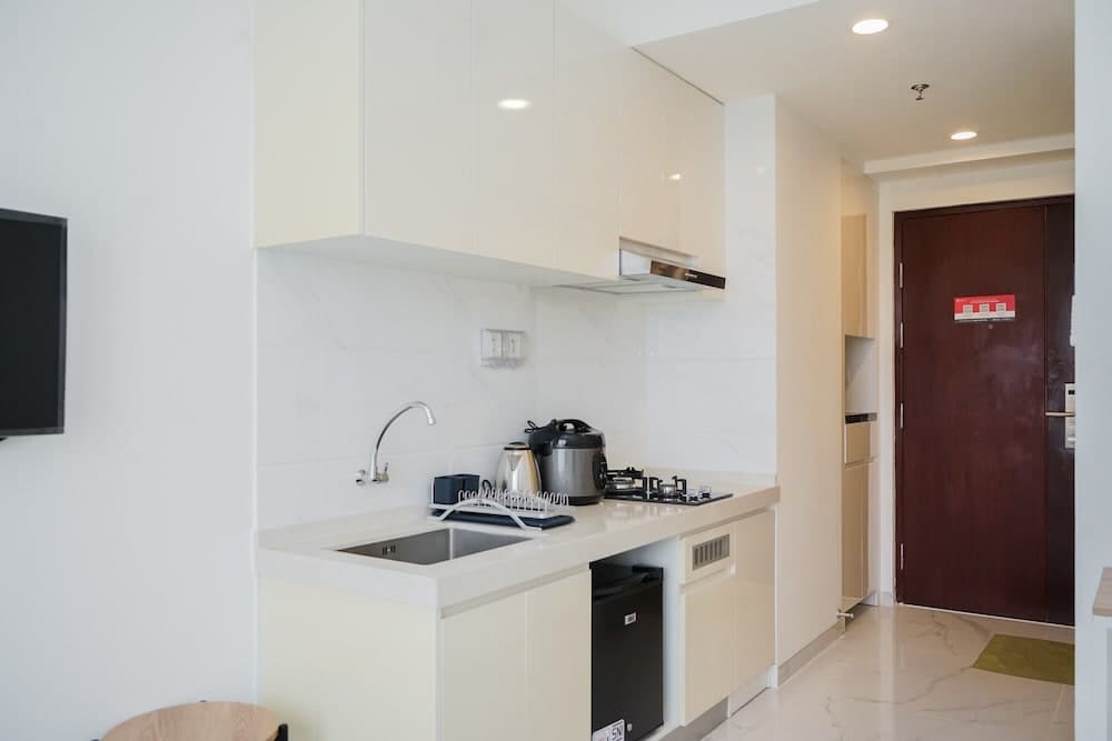 Elegant And Modern Studio At Sky House Bsd Apartment