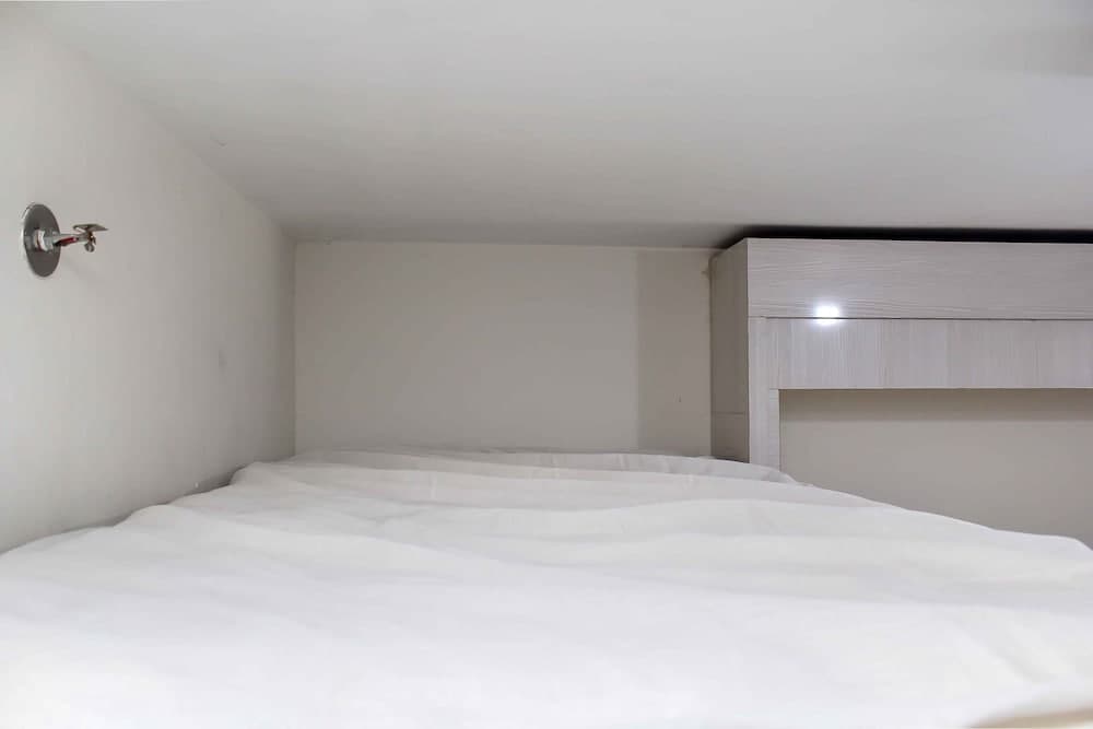 Nice And Cozy Studio Apartment At Springlake Summarecon Bekasi