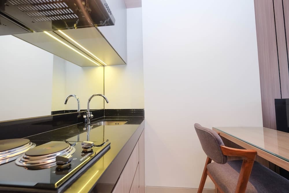 Elegant And Comfort 1Br At Ciputra World 2 Apartment