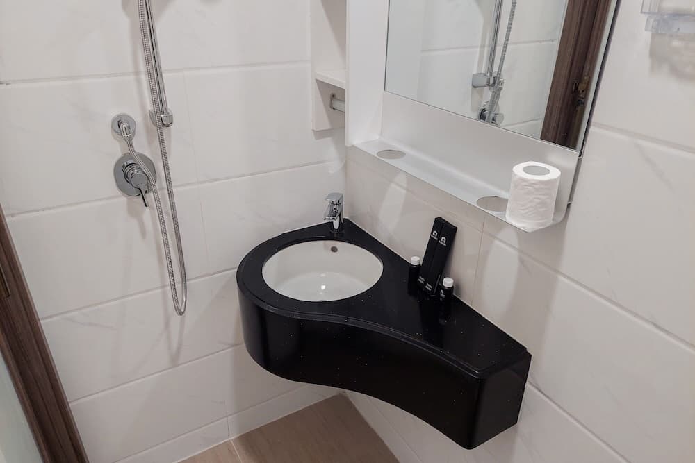 Nice And Elegant Studio Apartment At Sky House Bsd Near Aeon Mall