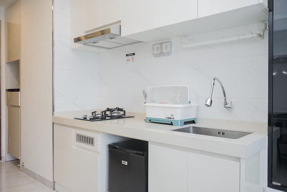 Elegant And Comfy Studio At Sky House Bsd Apartment