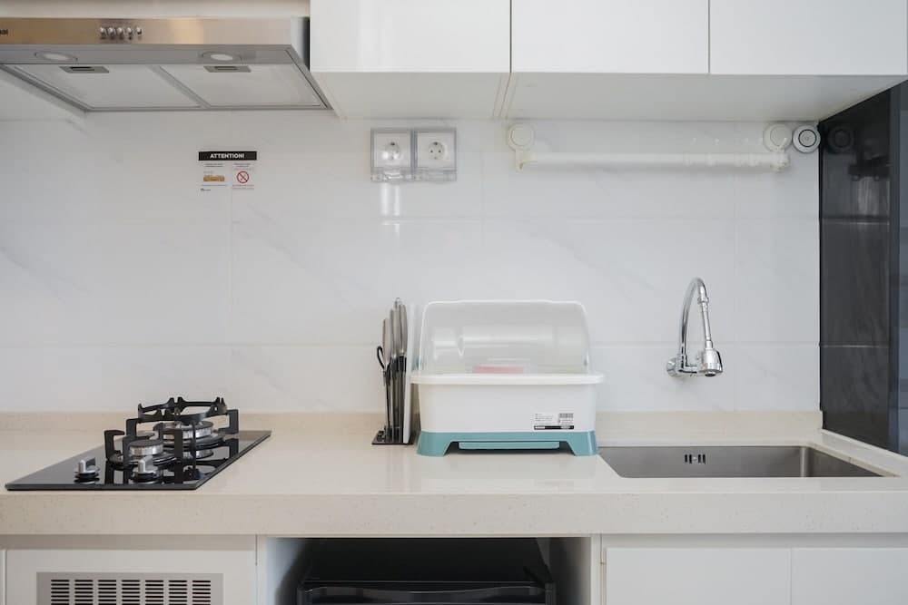 Elegant And Comfy Studio At Sky House Bsd Apartment