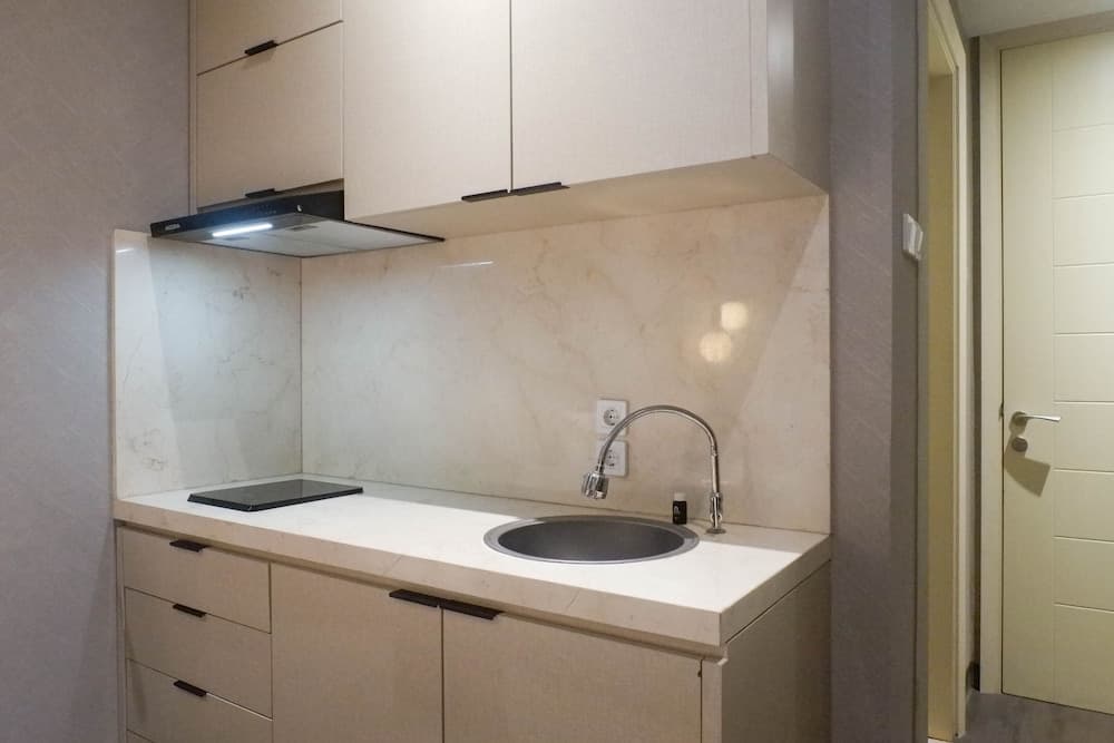 Elegant Modern Luxurious Studio Apartment At Benson Tower Supermall Mansion