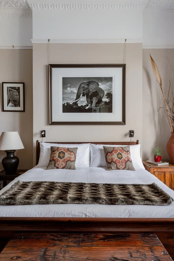 Grand Victorian Apartment in Sought-after Clifton