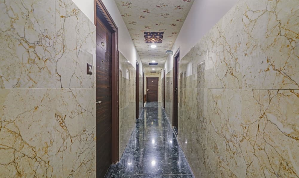 Itsy Hotels J A Royal Suites Manikonda