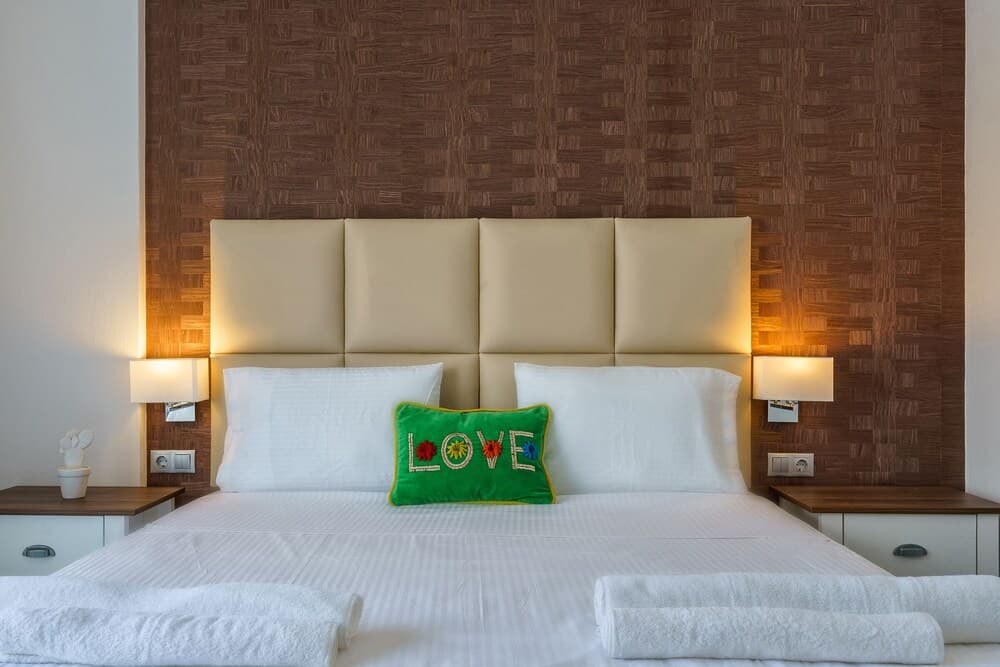 Beachfront Luxurious Villa With Private Pool 30m to Shops Restaurants