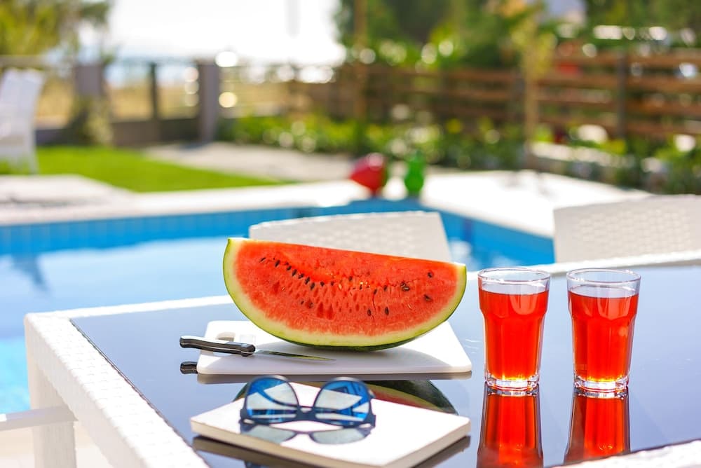 Beachfront Luxurious Villa With Private Pool 30m to Shops Restaurants