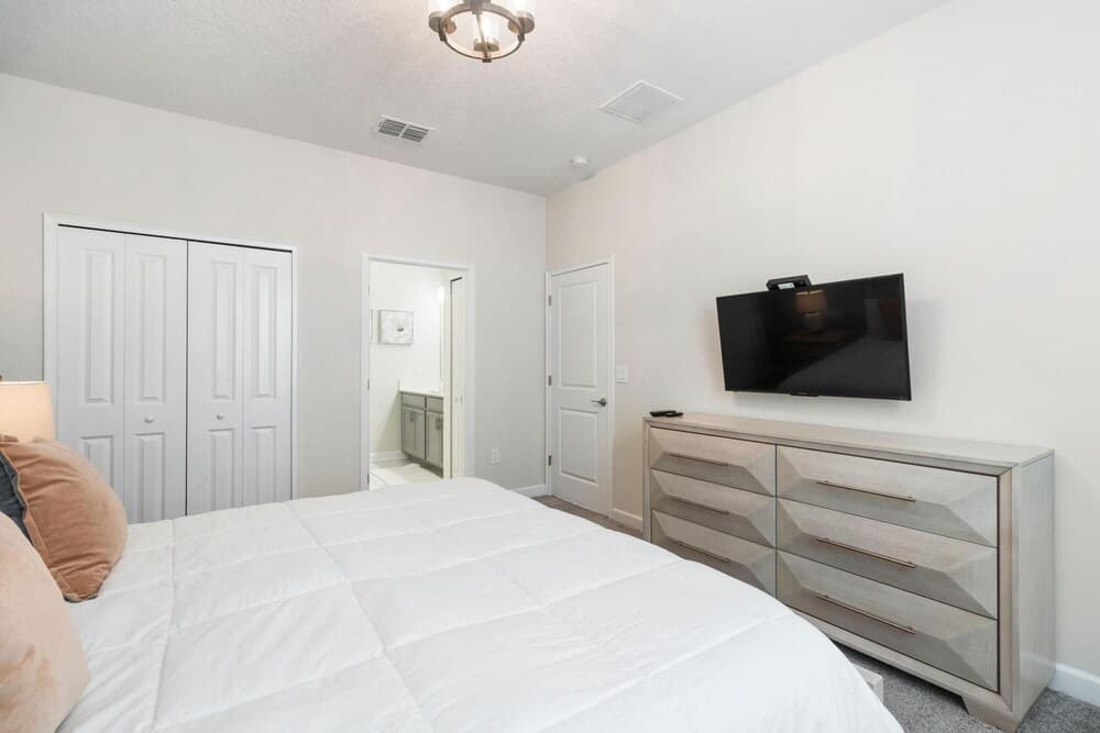 2957 FS Storey Lake - Luxury 6 Bed Single Family