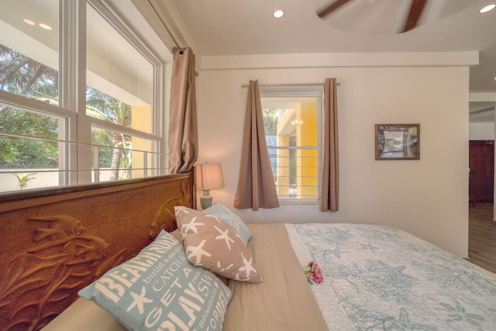 Lucky Duck Villa - Private Beach Escape