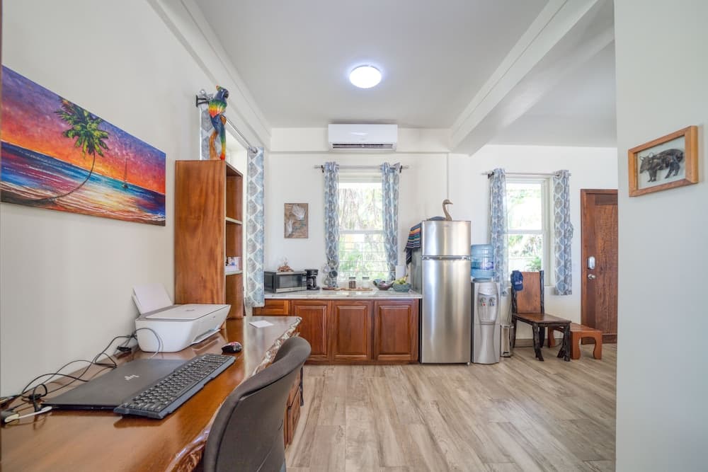 Lucky Duck Villa - Private Beach Escape