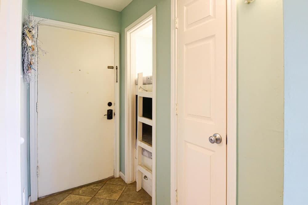 Maravilla Condos 111