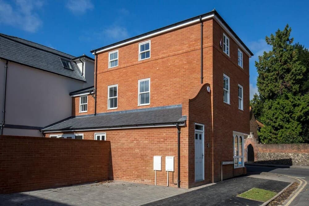 Chic Luxurious Townhouse - Central Marlow