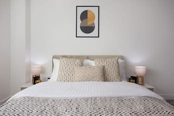 1BR Flat With a Double Bed - New Eton House Residence Slough