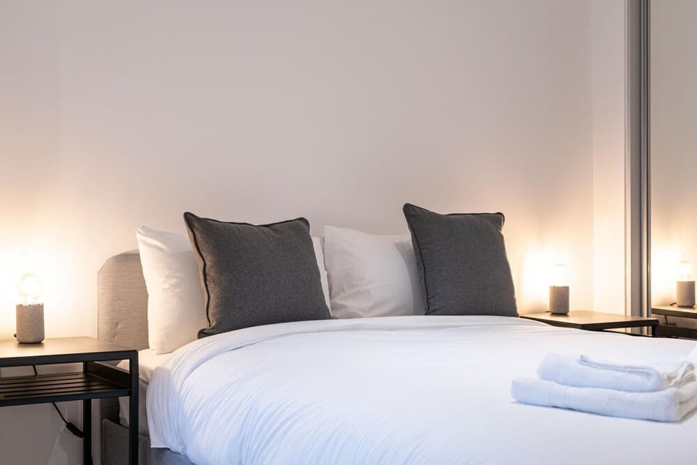 Seven Living Residences Solihull - Modern Studios NEC and BHX