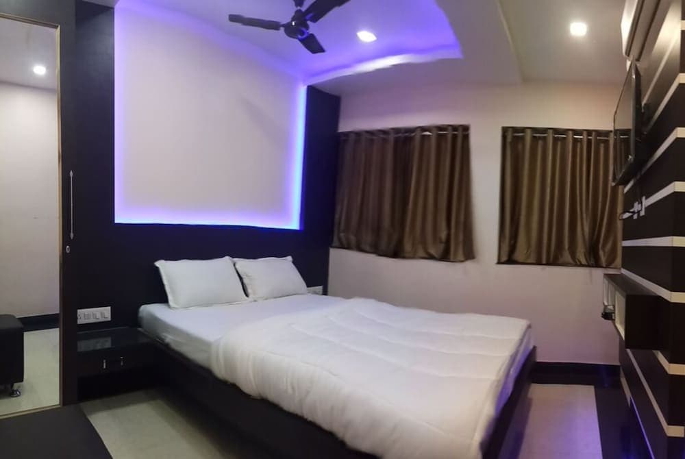 Goroomgo Raj Residency Patna