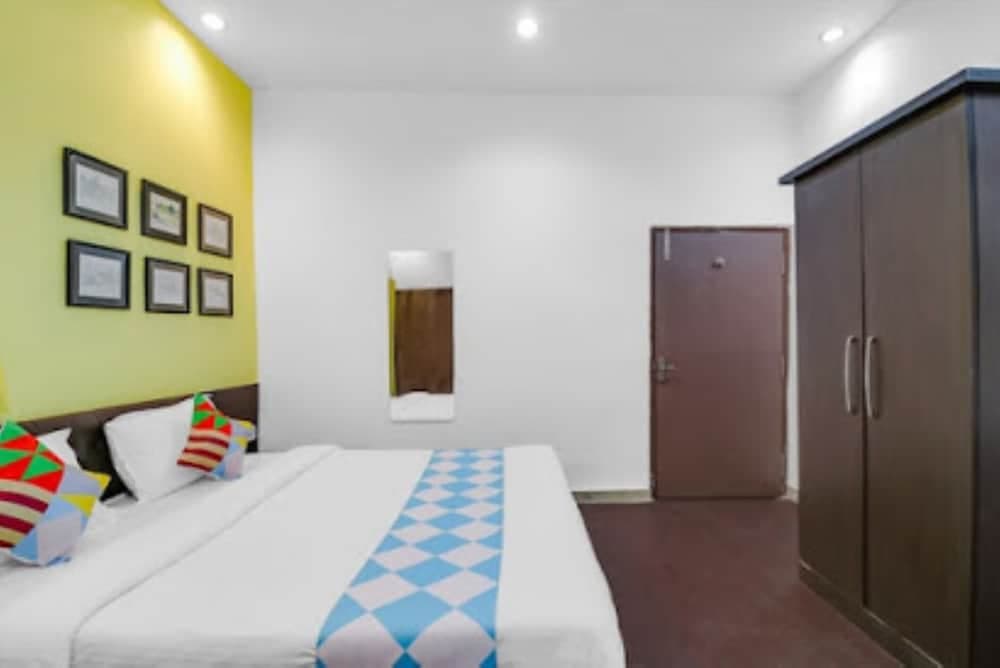 Goroomgo Royal Stay Gadiyahat Kolkata