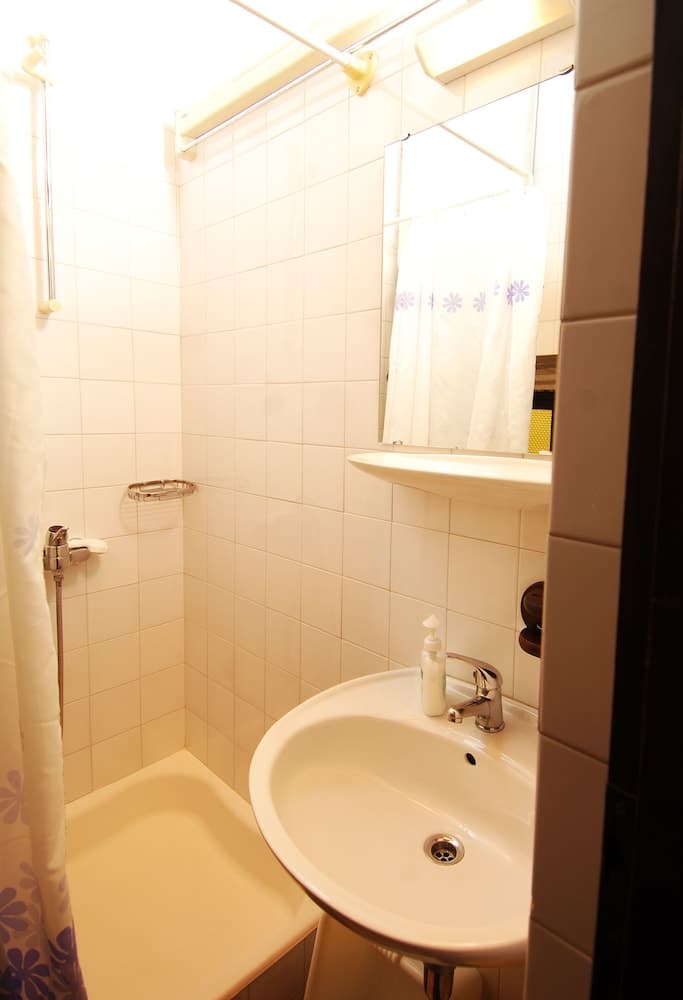 A4 Apartment for Four