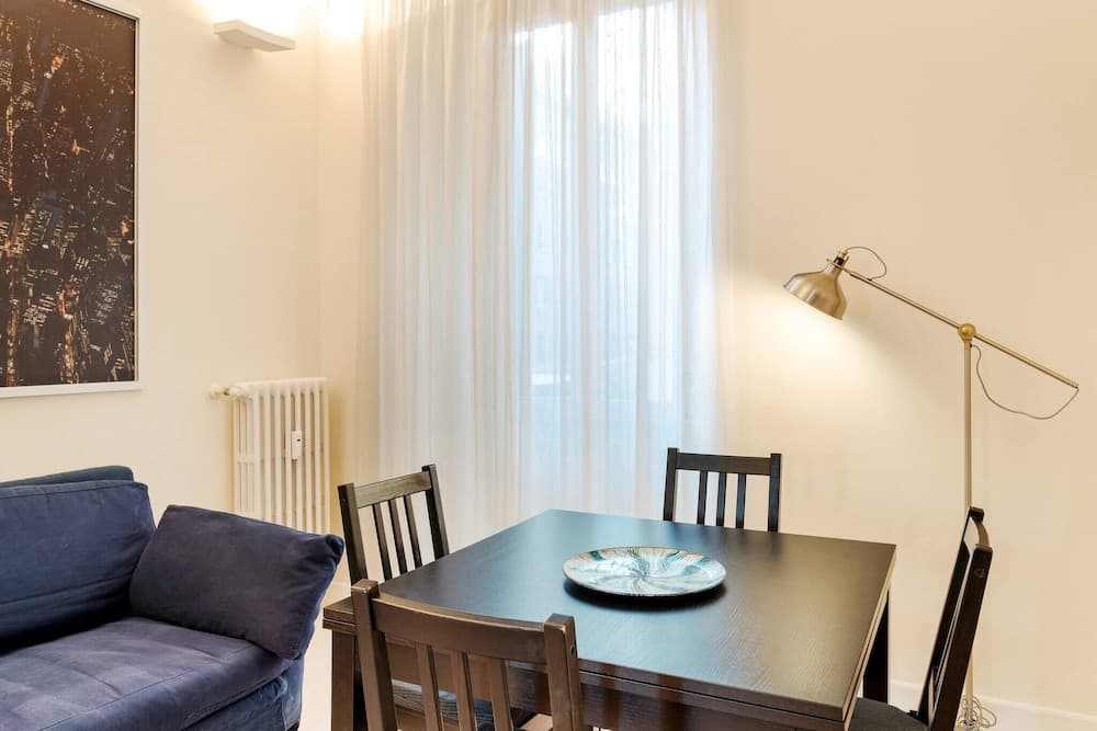 Sunny Flat In Elegant Building Close To Colosseum
