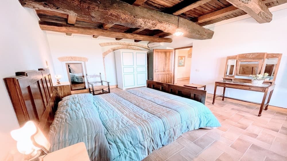 Biofarm in Spoleto With Swimming Pool