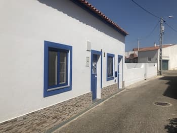 Lovely 2-bed House in Valhascos