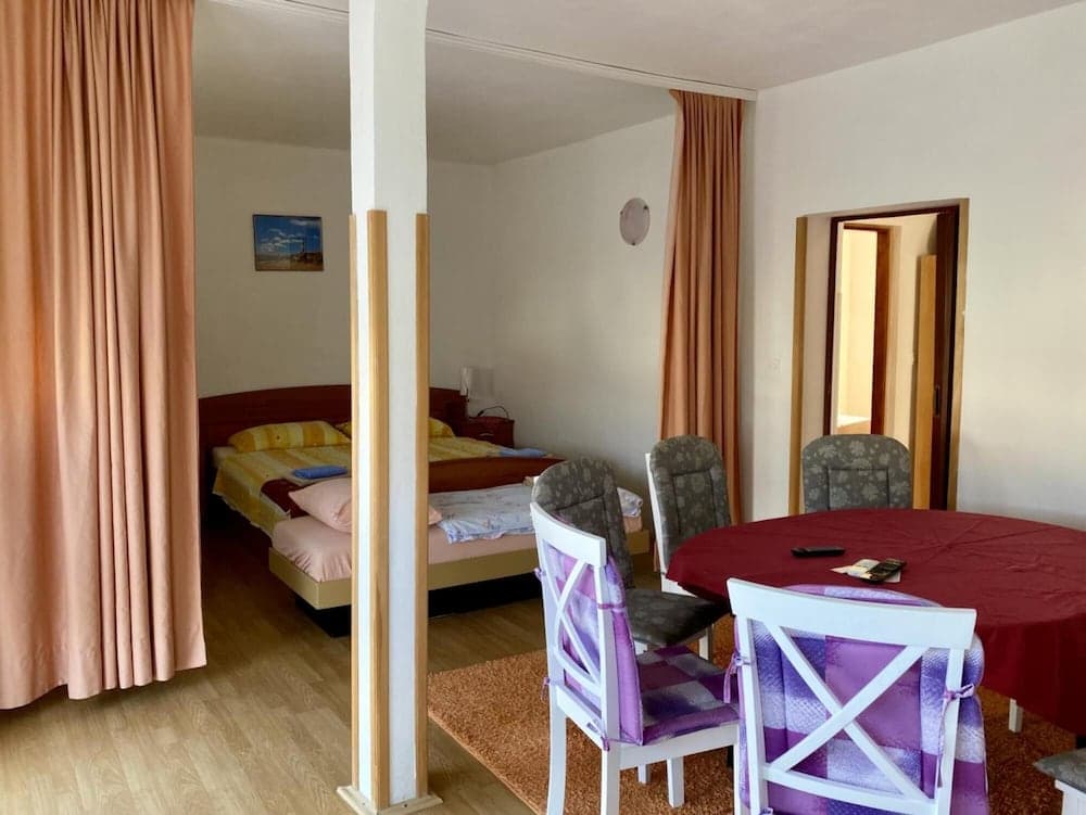 Ap T 1- 8 Pers in Rab