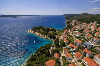 Villa Mare in Hvar With 4 Bedrooms and 3 Bathrooms