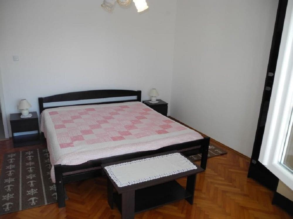 Apartment Buto A4 pax