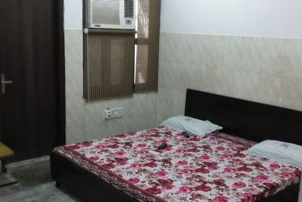 Goroomgo Brij Dham Guest House Mathura