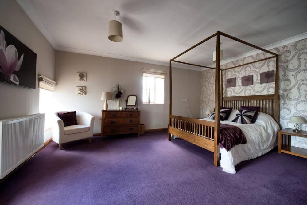 Beautiful Grade 2 Welsh Longhouse With Rural Views