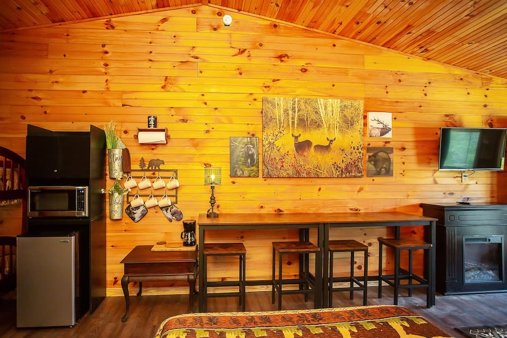 Bigfoot Lodge Room Three