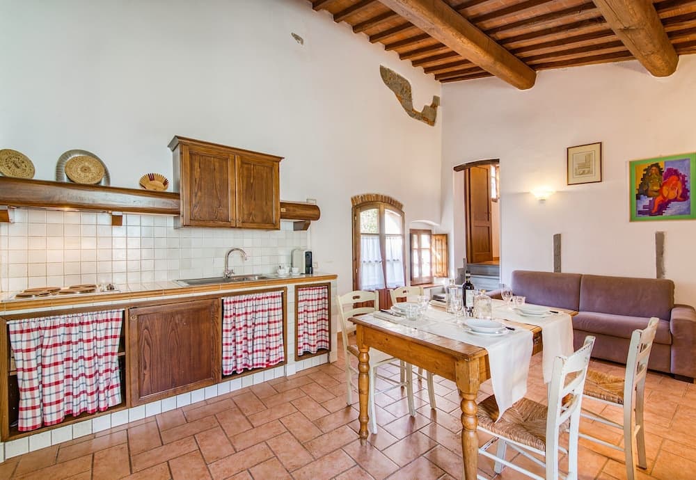 Loro 12 With Shared Pool And Tennis