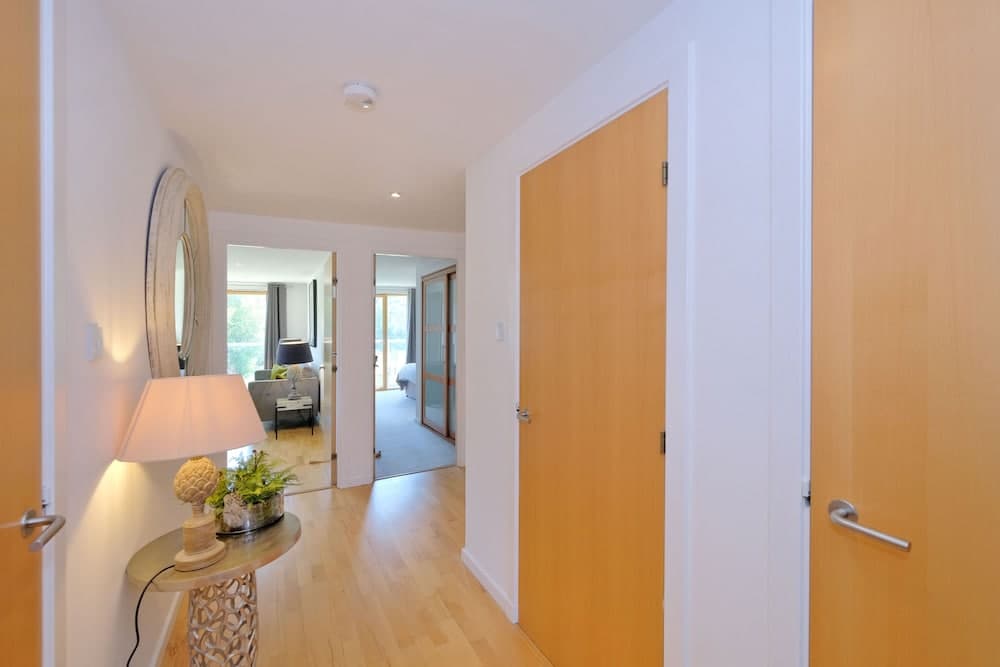 Modern two Bedroom Aberdeen Apartment With River Views