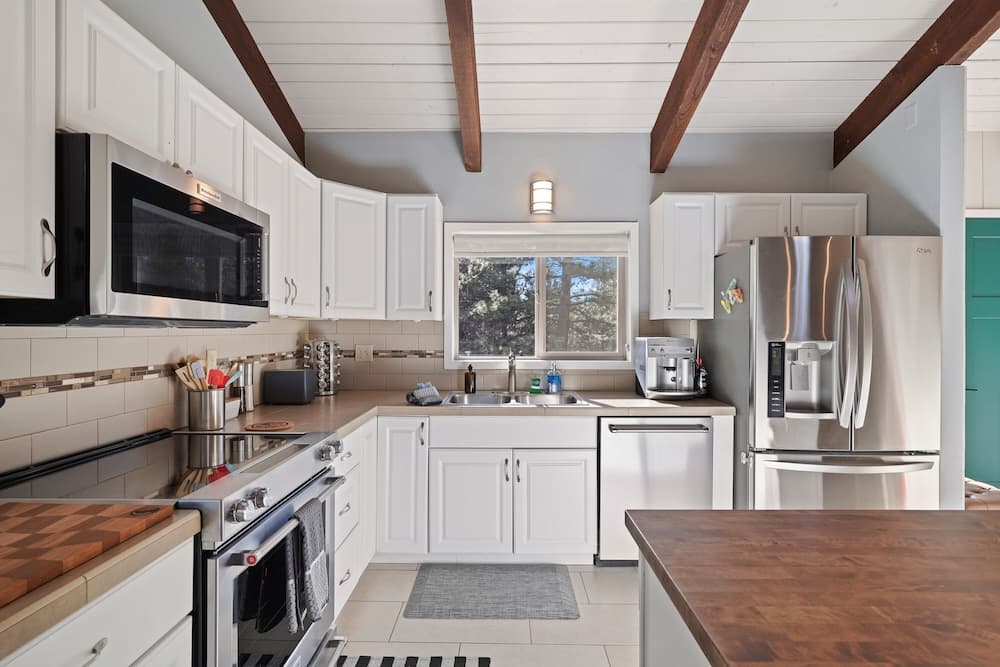 Pet-Friendly Pine Knoll Private Home with Hot Tub and Fire Pit by RedAwning